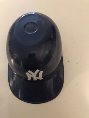 New York Yankees Collector's Mini Ice Cream‎ Helmet by Laich Vintage MLB 5 inch